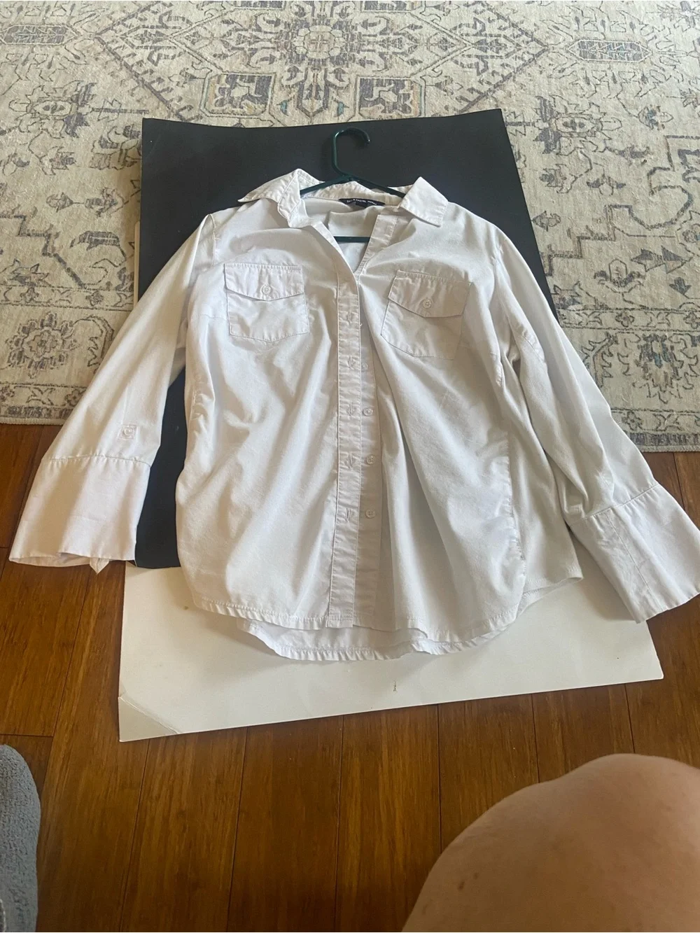 Zac & Rachel Women’s size 1X Button Down White Blouse with Button Up Sleeves